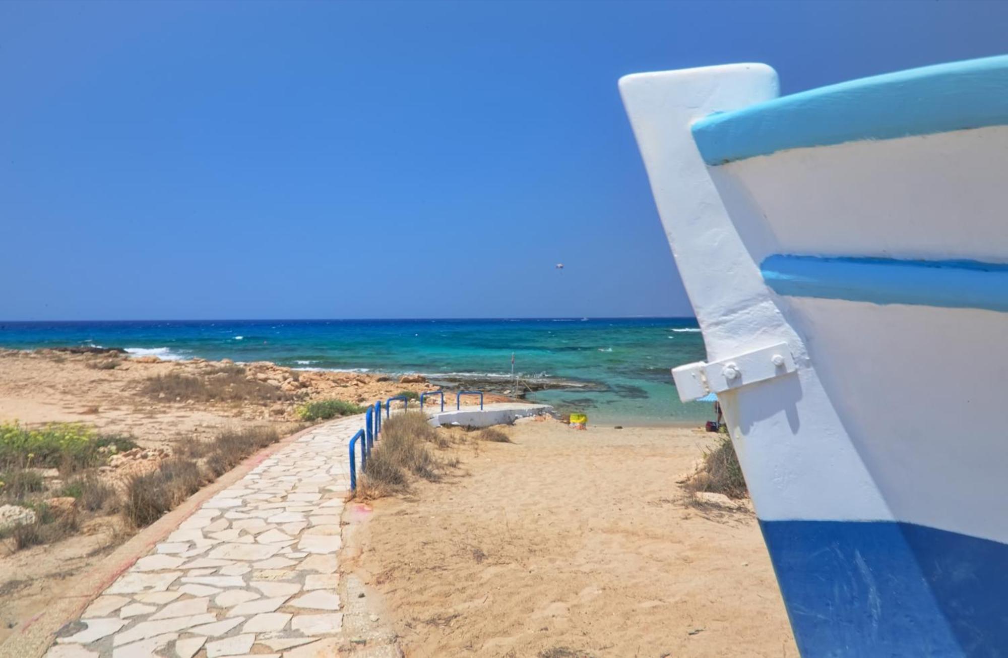 Beachfront Luxury Villa Idania Айя-Напа Экстерьер фото