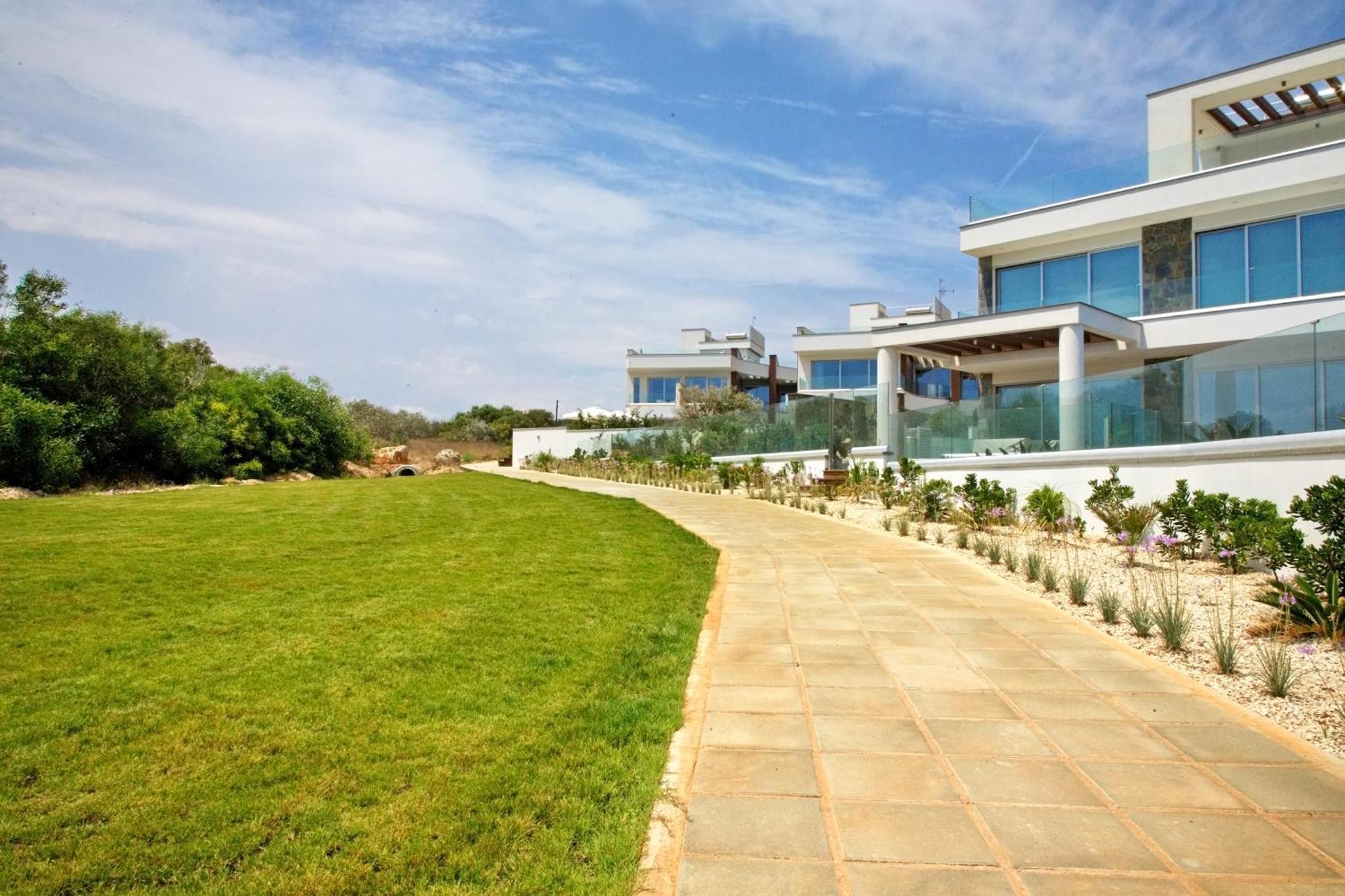 Beachfront Luxury Villa Idania Айя-Напа Экстерьер фото