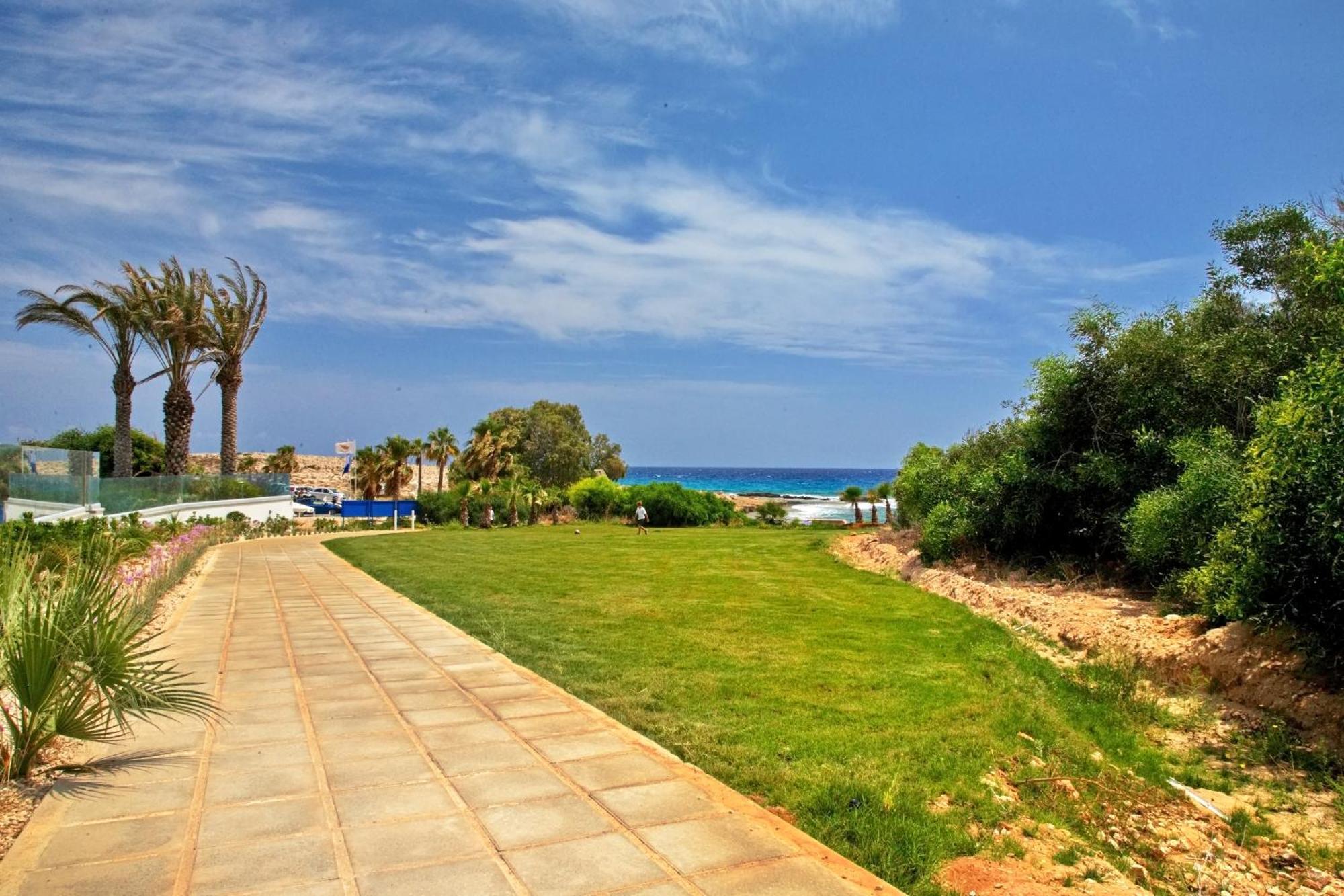 Beachfront Luxury Villa Idania Айя-Напа Экстерьер фото