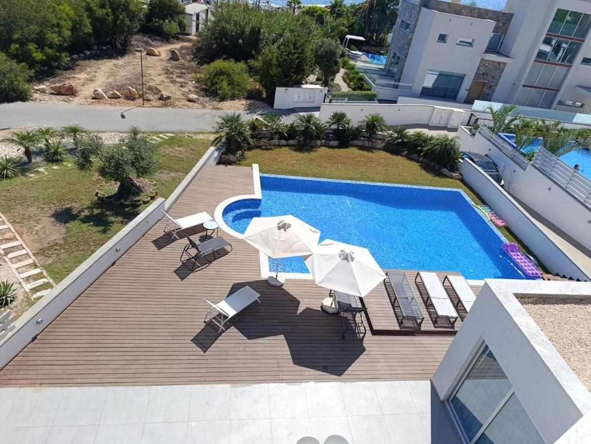 Beachfront Luxury Villa Idania Айя-Напа Экстерьер фото